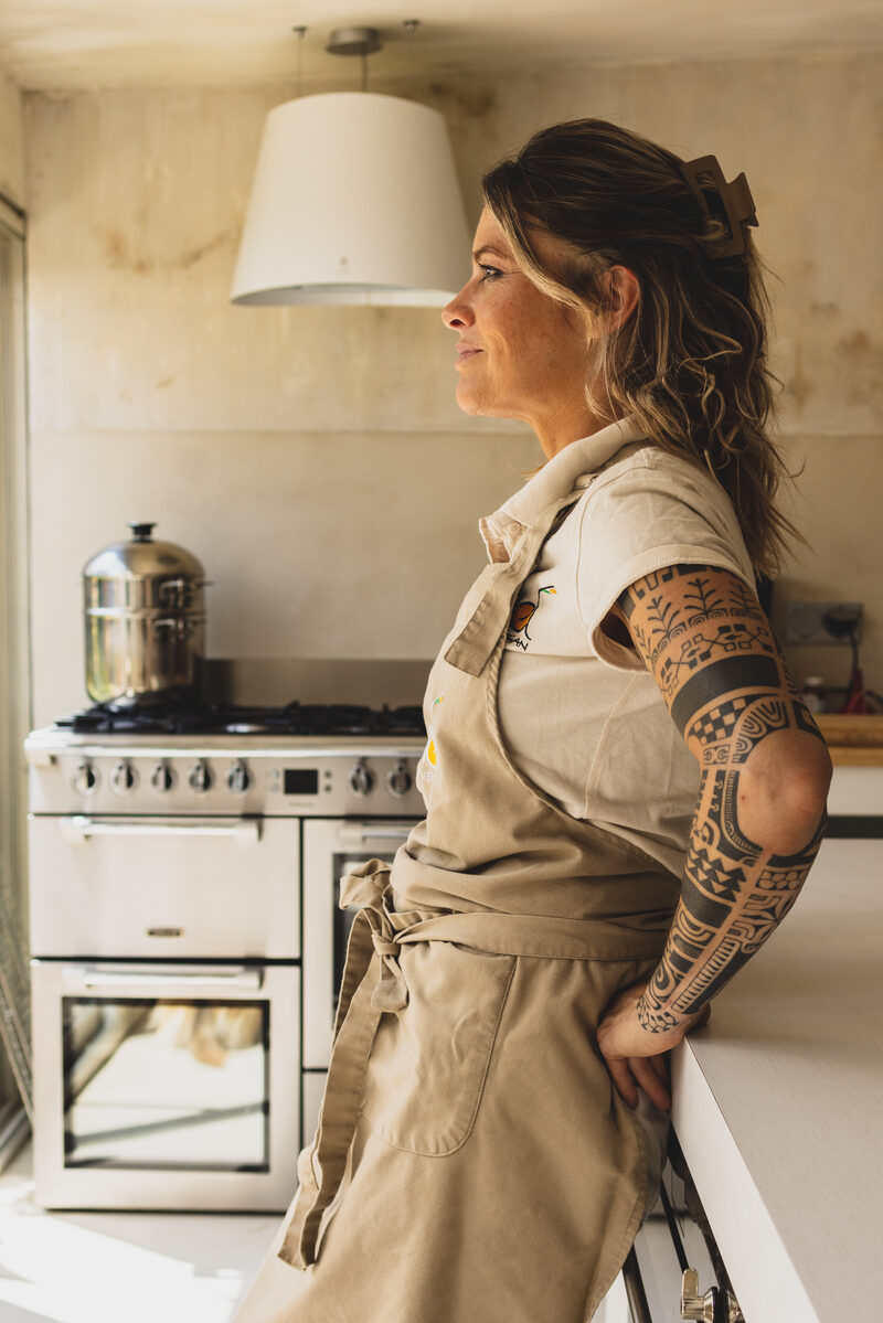 Claire Vallée dans sa cuisine
